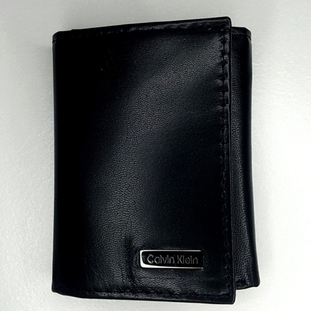 CALVIN KLEIN  MENS  LEATHER WALLET NEW!!🔥🔥🔥NEVER USE WITH RFID PROTECTION
